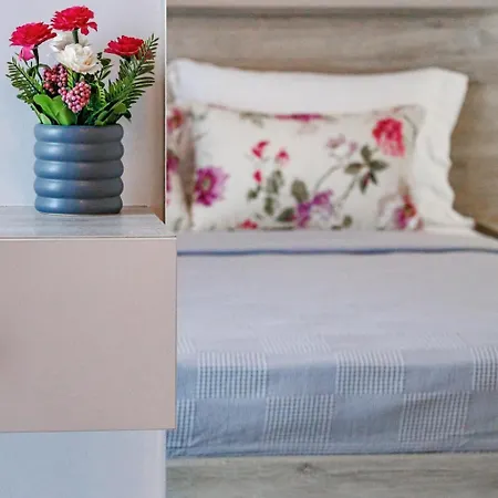 Casa Helone Apartment *